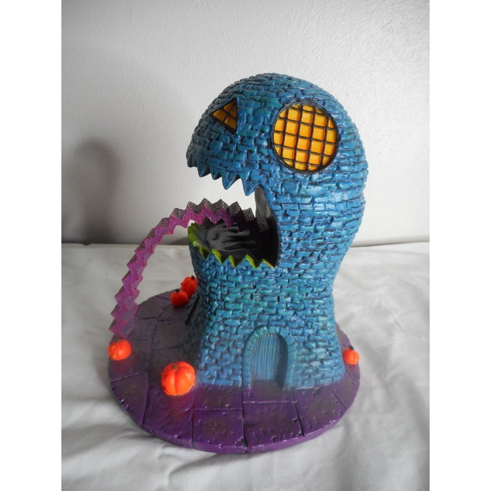 Disney's Hawthorne Village Nightmare Before Christmas Lizard House Black Light - Picture 4 of 7